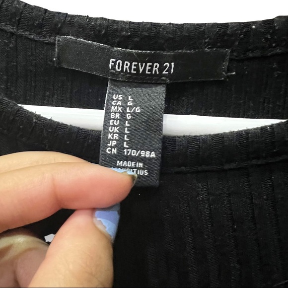 Forever21 Crop- top - Picture 3 of 3